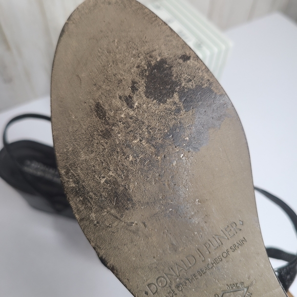 Donald J Pliner Bente Black Patent Ankle Strap Wedge Sandals Shoes 9.5 - Picture 9 of 16